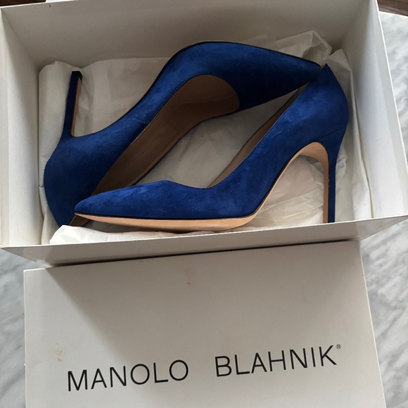 Manolo Blahnik  Blue Suede Pointed Toe Pumps -New - Picture 1 of 5